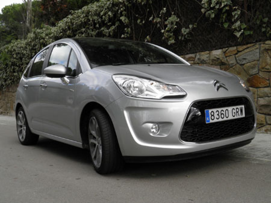 Kit Tagliando Per Citroën C3 II 1.2 VTi 82 60 Kw (2012-2016) - 4 Litri Olio TOTAL + 4 Filtri (Olio, Aria, Carburante, Abitacolo)