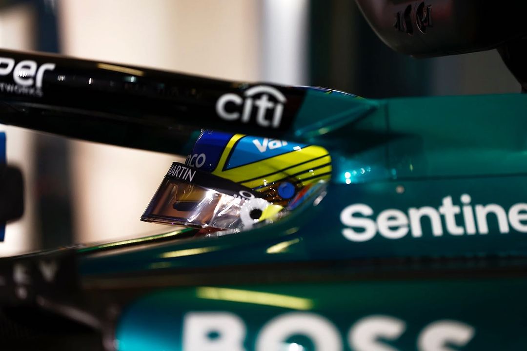 Verstappen y luego en un puño… Sainz, Alonso, Mercedes y McLaren