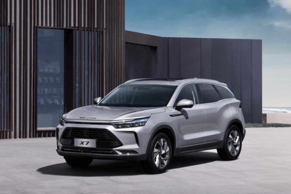 BAIC llega a España con modelos gasolina y híbridos BAIC llega a España con modelos gasolina y híbridos