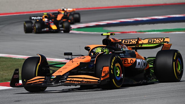Norris sigue voLando