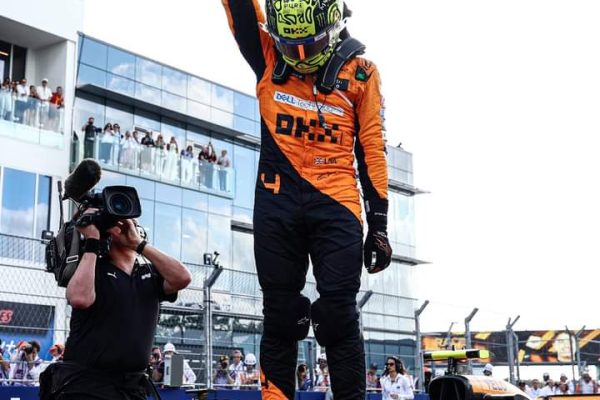 Verstappen gana por la mínima en Montmeló Verstappen gana por la mínima en Montmeló