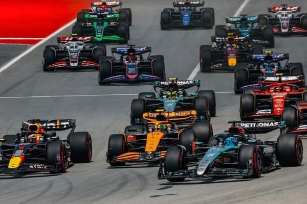 Verstappen y el estratega de McLaren acaban con la ilusión de que hay Mundial Verstappen y el estratega de McLaren acaban con la ilusión de que hay Mundial