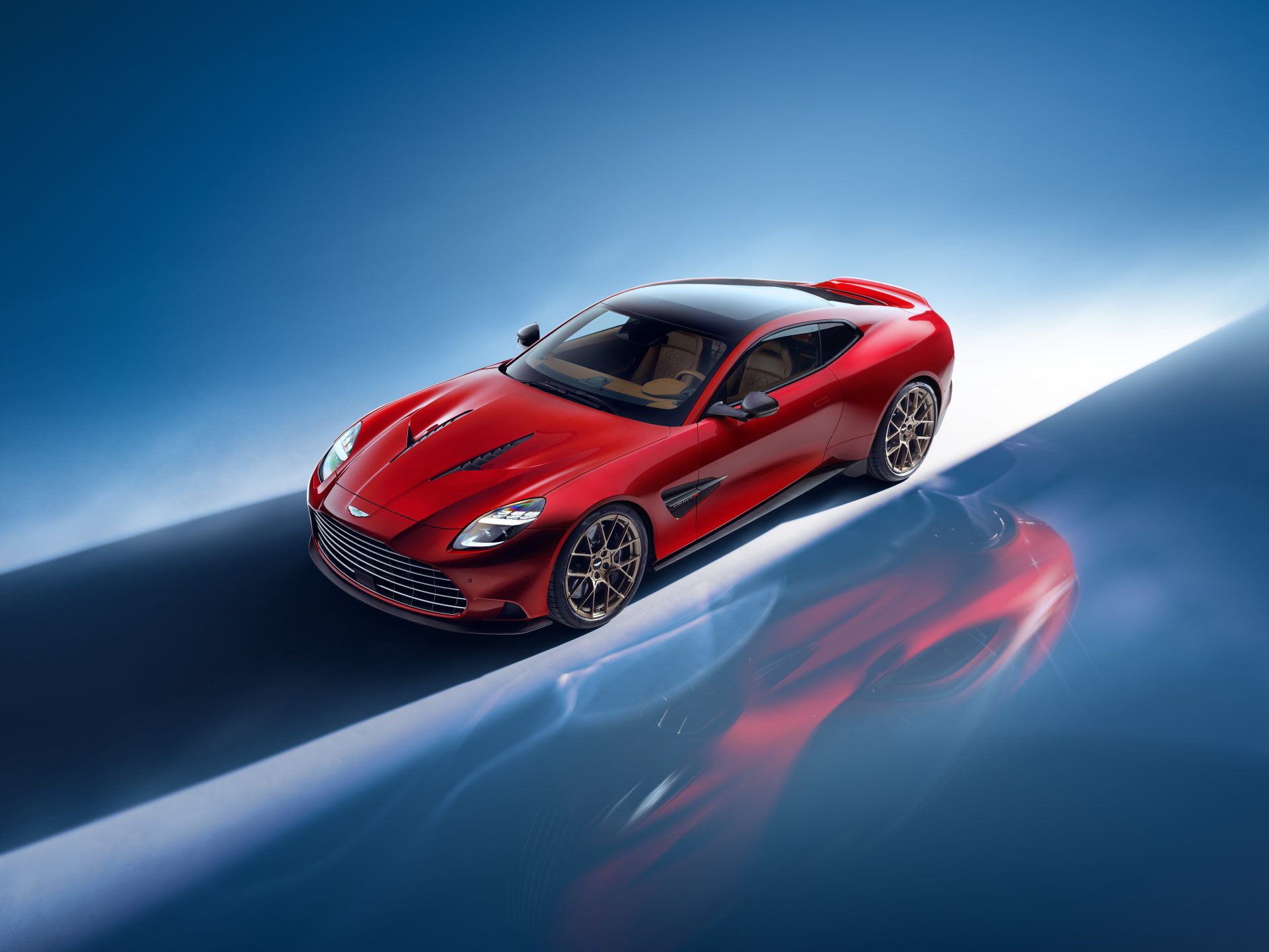 Aston Martin lanza el nuevo Vanquish Aston Martin lanza el nuevo Vanquish