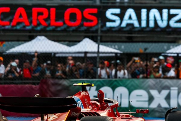 Carlos Sainz arma el taco con la pole; Max saca oro delante de Norris Carlos Sainz arma el taco con la pole; Max saca oro delante de Norris