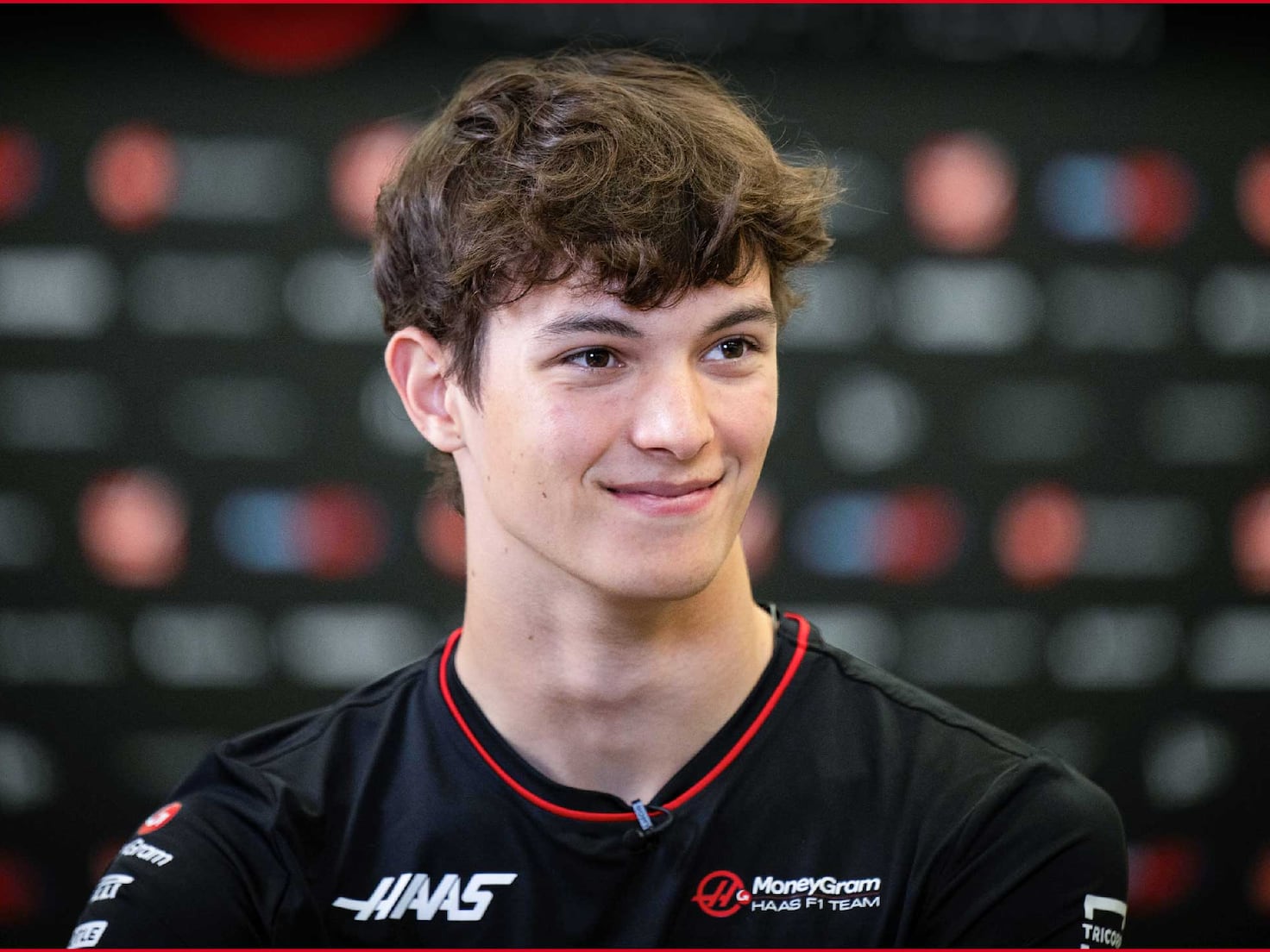 Bearman ya ha aprendido que hablando de Alonso hay audiencia