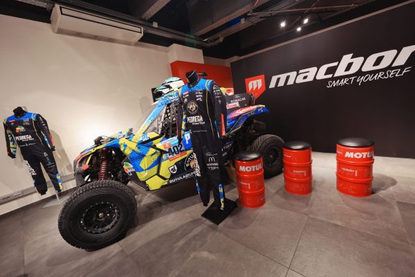 MACBOR con Gerard Farrés en el Dakar MACBOR con Gerard Farrés en el Dakar