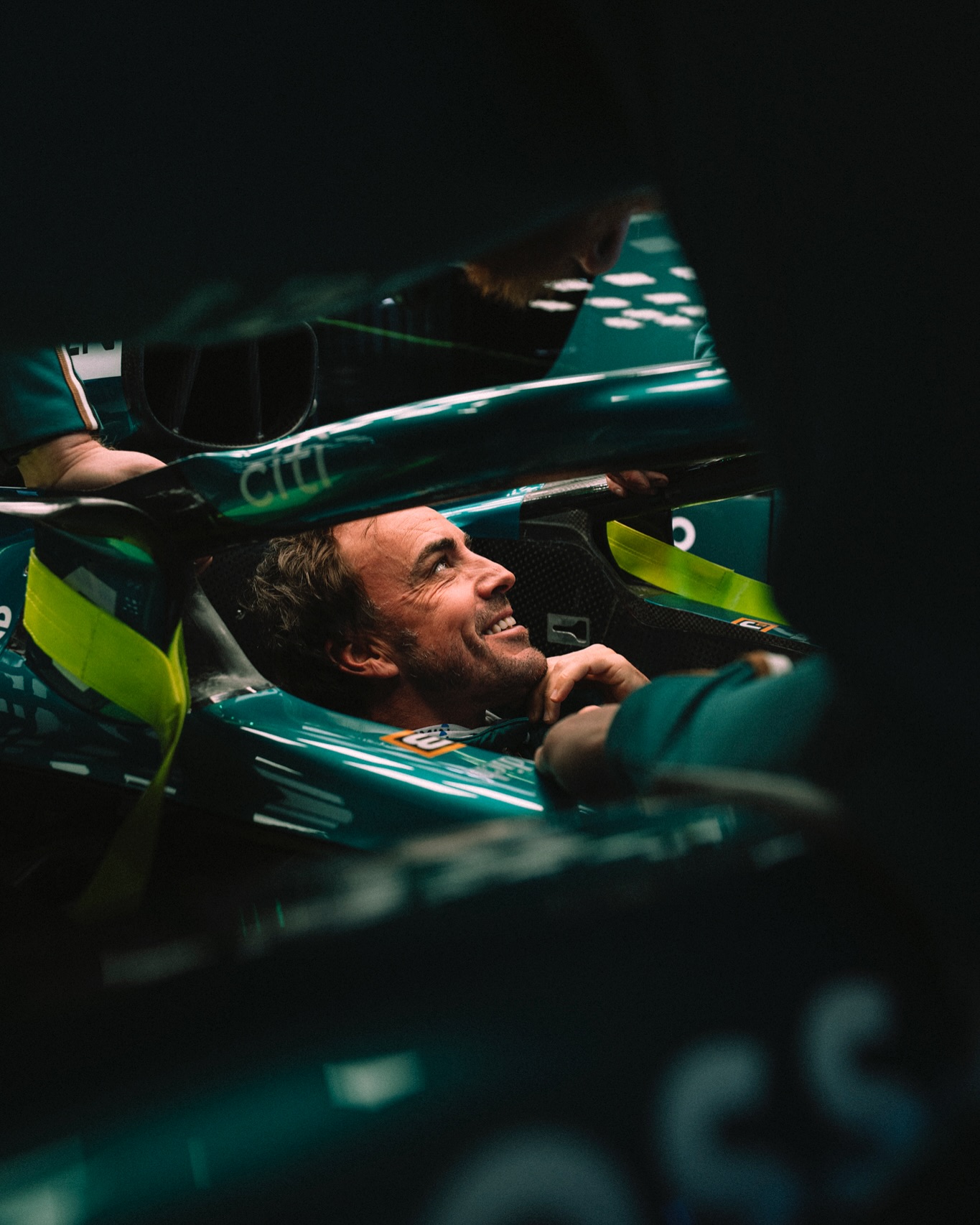 Fernando Alonso confirma el alcance de la influencia de Adrian Newey en AMR25