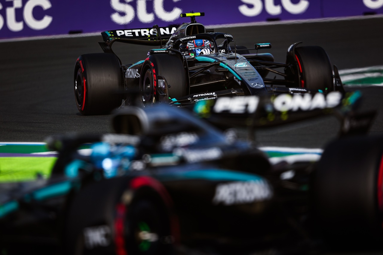 Mercedes achaca a las altas temperaturas su bajo rendimiento en Arabia Saudita