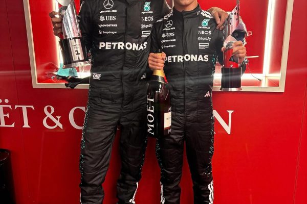 Russell sujeta a Verstappen, Norris se inmola; Alonso y Sainz muy buenos puntos Russell sujeta a Verstappen, Norris se inmola; Alonso y Sainz muy buenos puntos