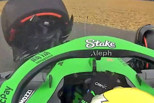 Así colapsó la suspensión de Bortoleto, lo que dejó a Alonso sin su mejor tiempo Así colapsó la suspensión de Bortoleto, lo que dejó a Alonso sin su mejor tiempo