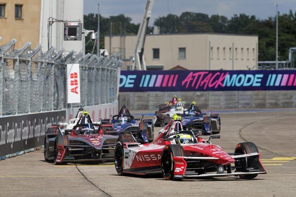 El piloto de Nissan Oliver Rowland Campeón del Mundo de Fórmula E El piloto de Nissan Oliver Rowland Campeón del Mundo de Fórmula E